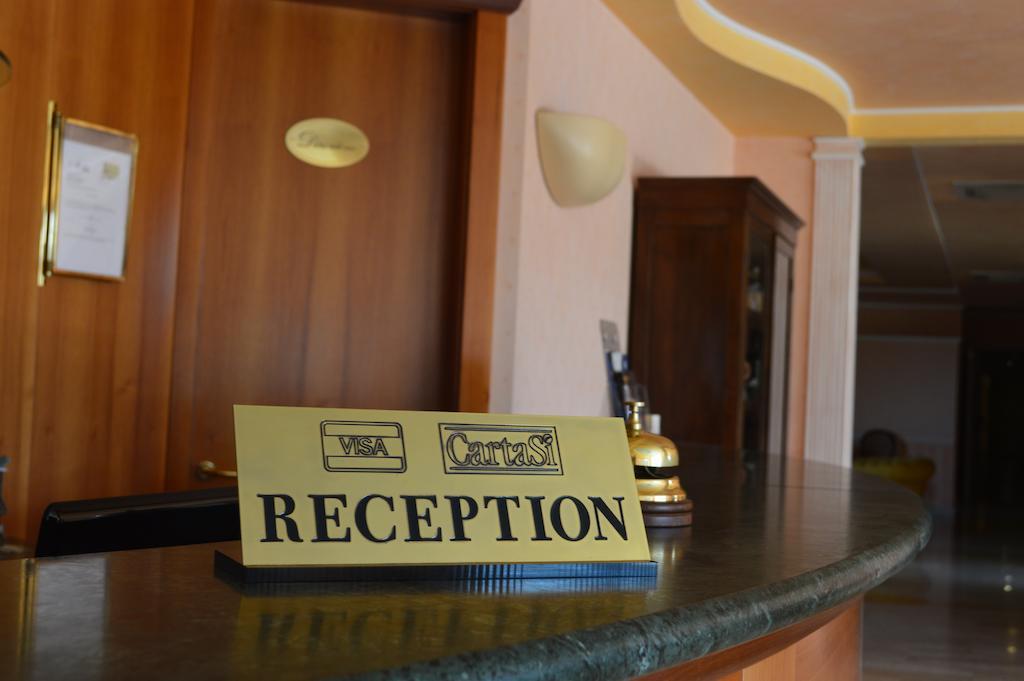 Hotel Parco Serrone Corato Buitenkant foto