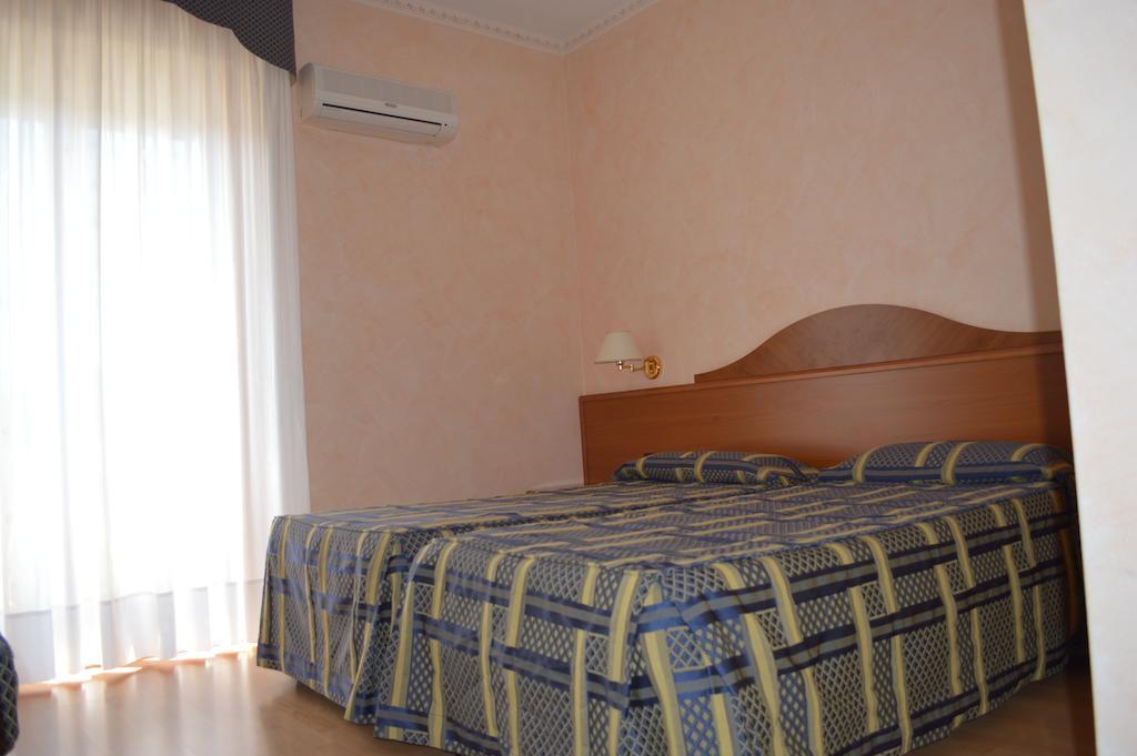 Hotel Parco Serrone Corato Buitenkant foto