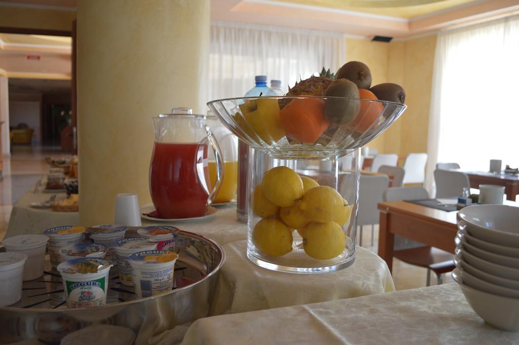 Hotel Parco Serrone Corato Buitenkant foto