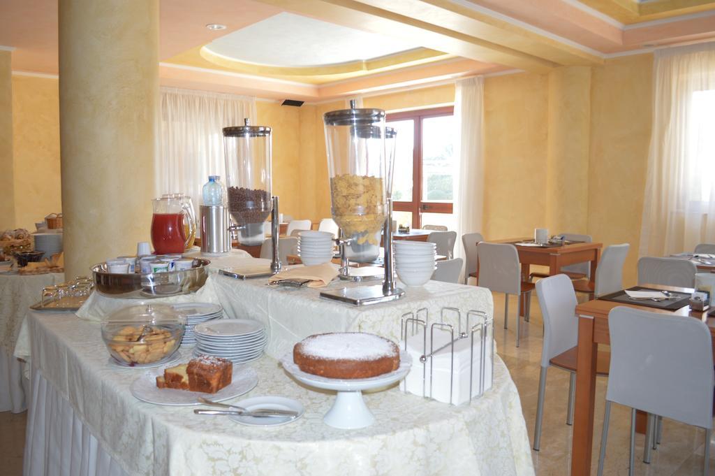Hotel Parco Serrone Corato Buitenkant foto