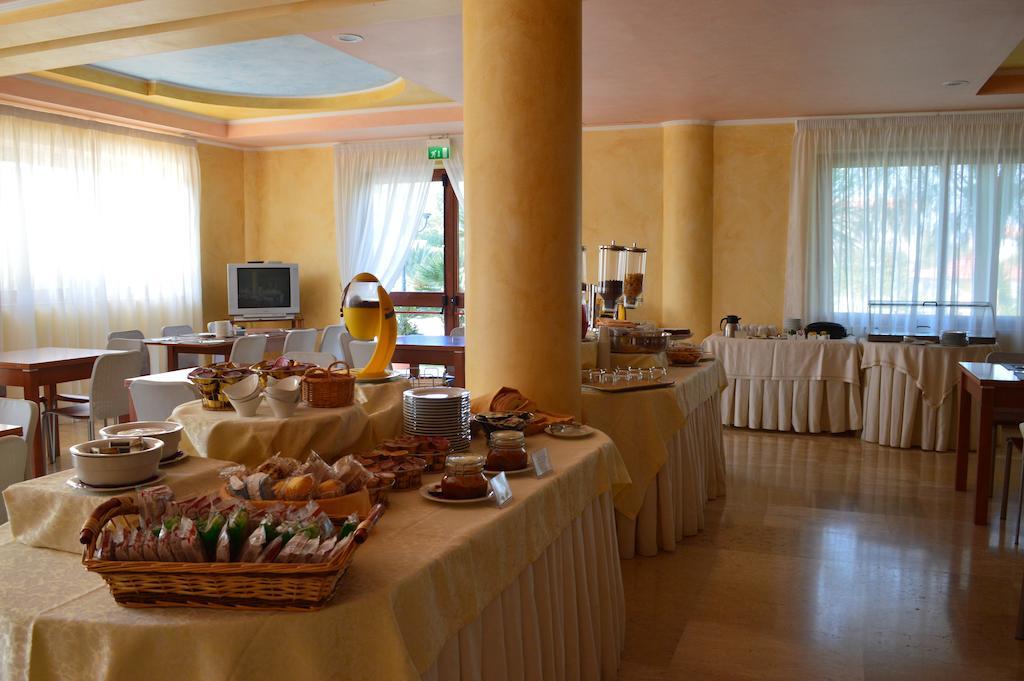 Hotel Parco Serrone Corato Buitenkant foto