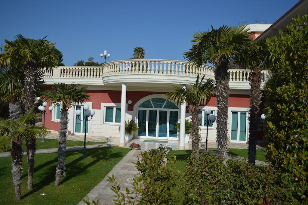Hotel Parco Serrone Corato Buitenkant foto